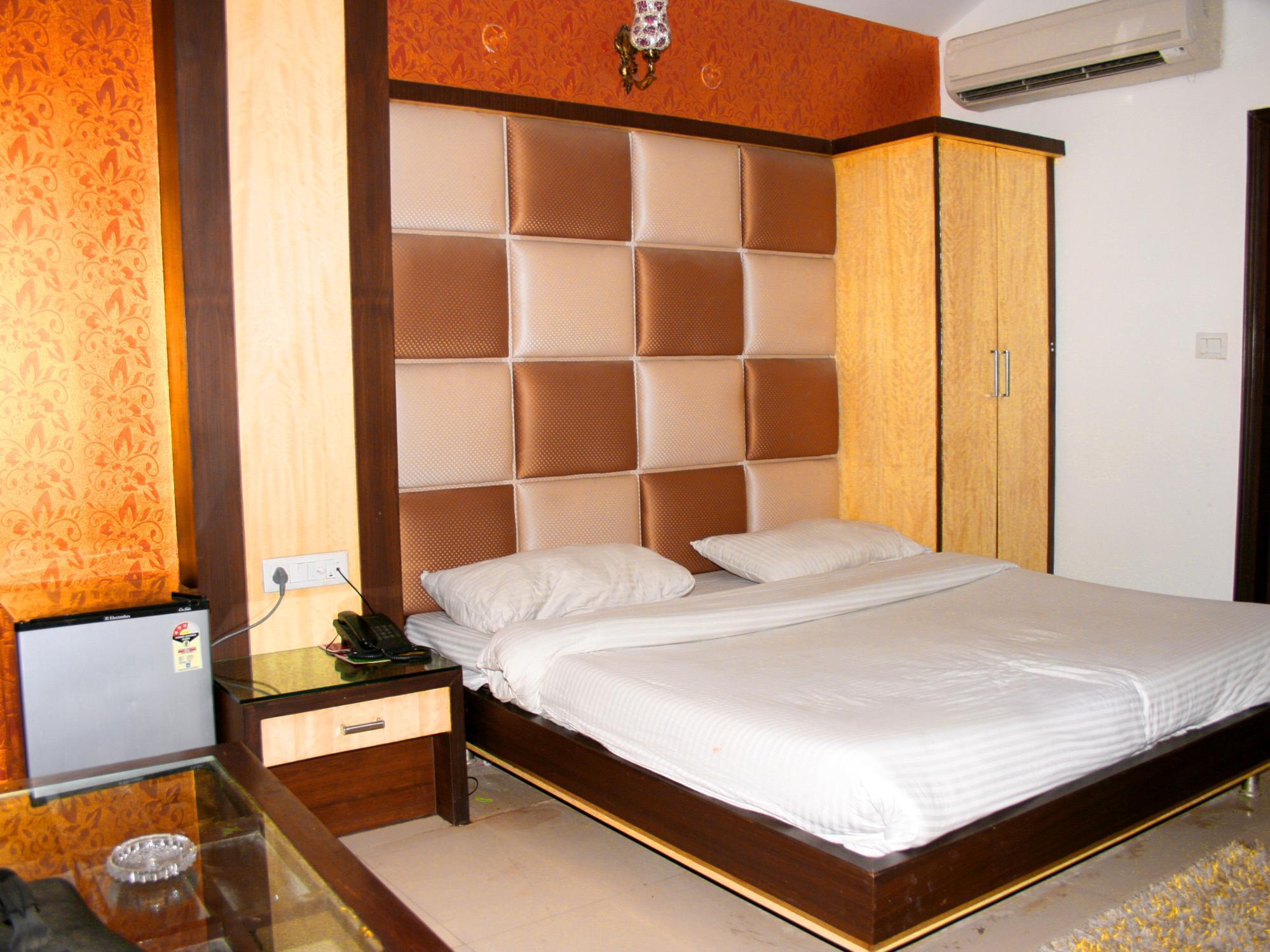 Capital O 6408 Hotel Delhi Heart Neu-Delhi Exterior foto